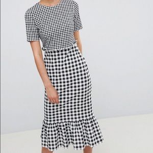 ASOS DESIGN midi dress with pep hem contrast check